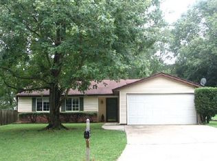 895 Singing Hills Dr, Roswell, GA 30076