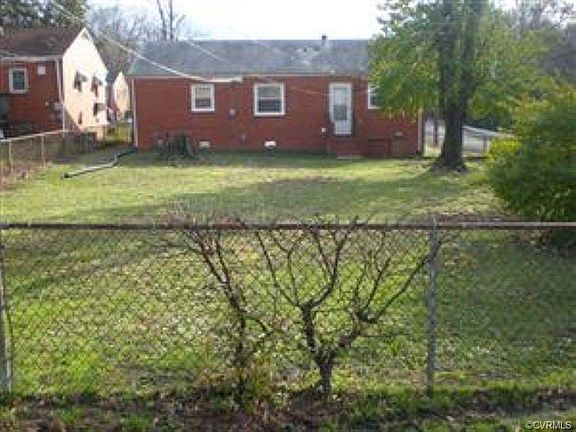 2nd image of 2113 Wright Ave