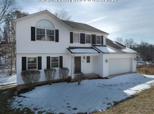 1004 Rader Dr, Hurricane, WV 25526