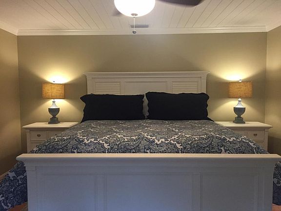 5th image of 11325 12 Oaks Way