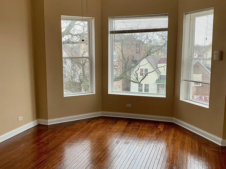 8915 S Exchange Ave #3 — Photo 4