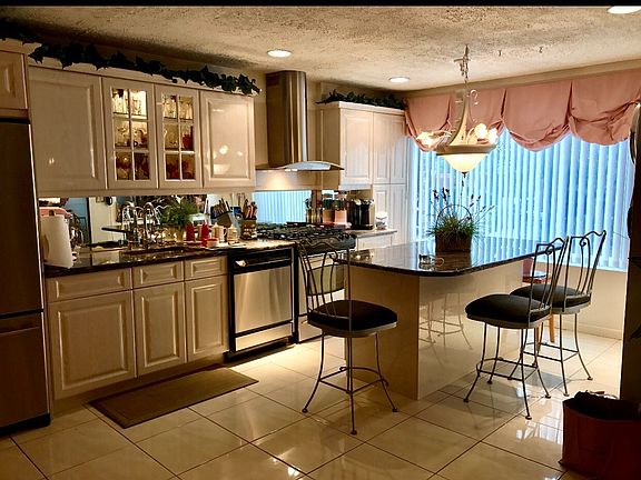 2nd image of 204 Grasmere Dr #204