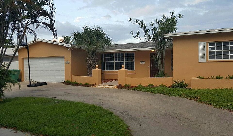 1st image of 20525 NE 22nd Ct