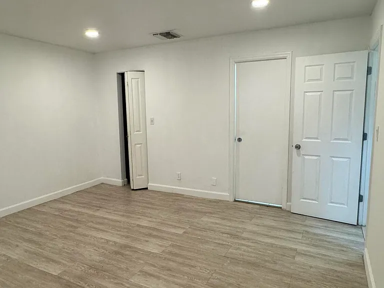 802 Saint Andrews Rd #15 — Photo 9