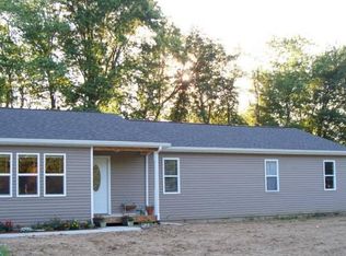 20573 N Lake Dr, Marshall, IL 62441