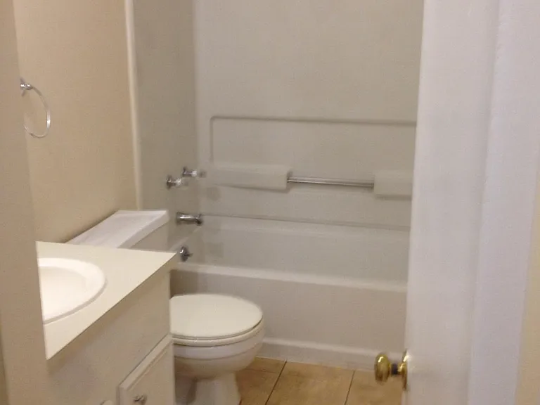 13505 Phillips Rd — Photo 14