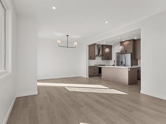 2nd image of 2503 Muckleplum Cres SW