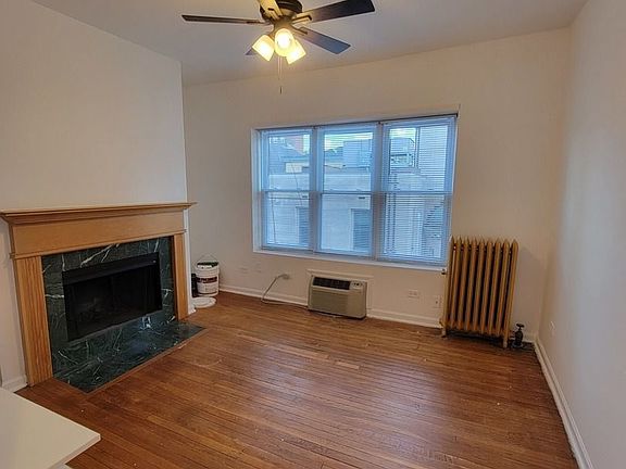 5th image of 681.5 W Wrightwood Ave #3W