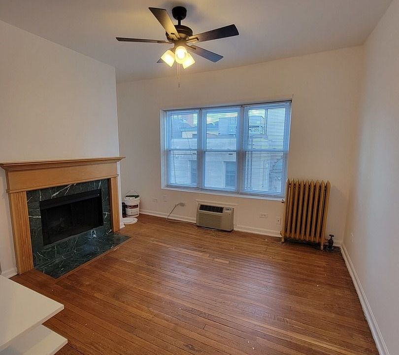 484452 W Wrightwood Ave Elmwood Park, IL, 60707 Apartments for Rent