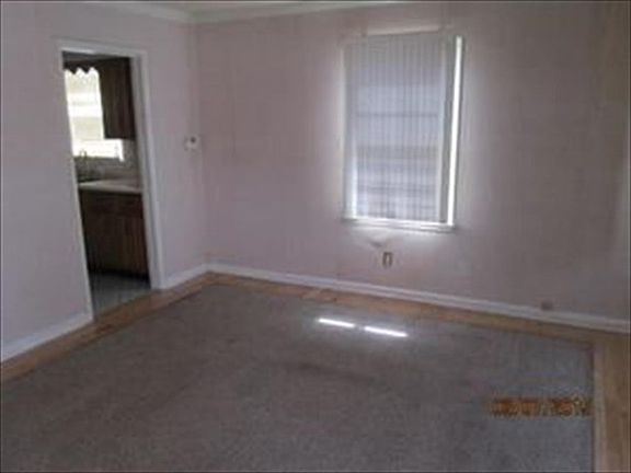 4th image of 1336 Kumler Ave