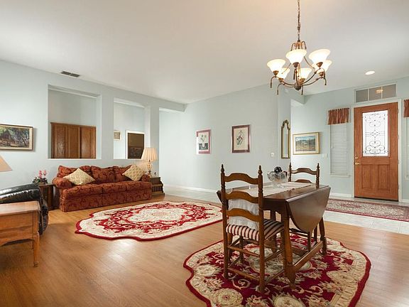 5th image of 2527 Somerset Way