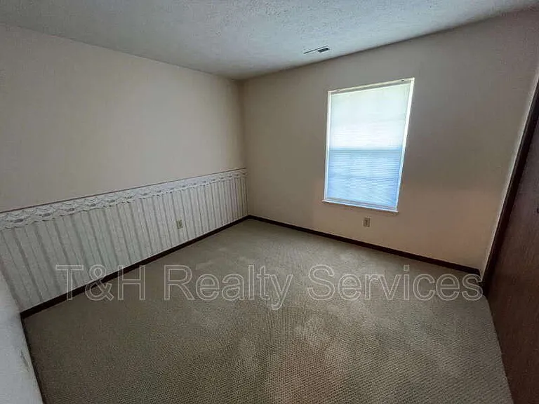 4 Village Pkwy — Photo 11