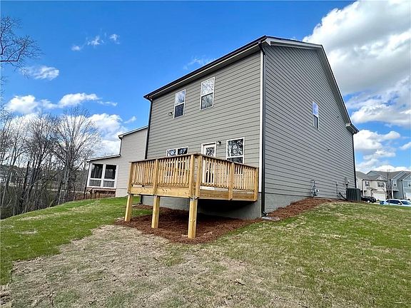 4th image of 114 Auburn Crossing Way