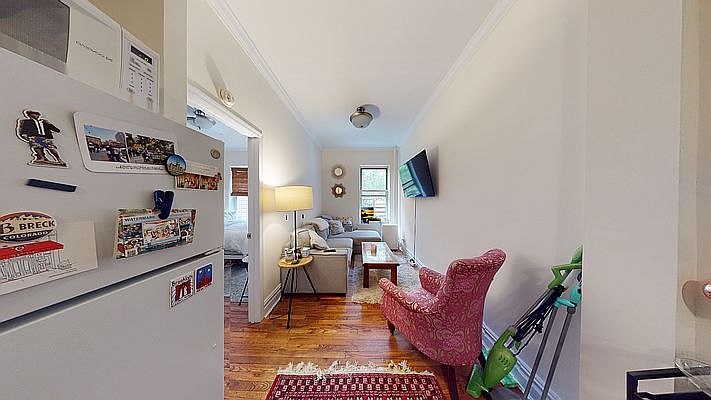 1st image of 107 W 68th St APT 3E