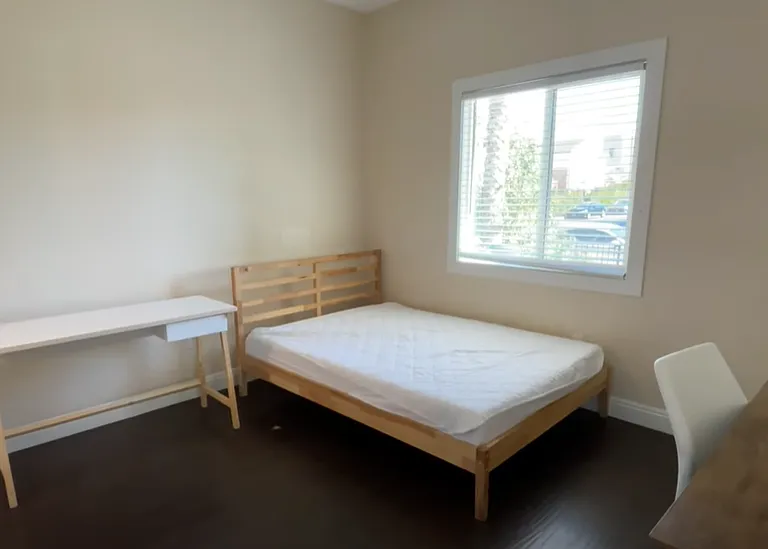 1201 W 36th Pl — Photo 15