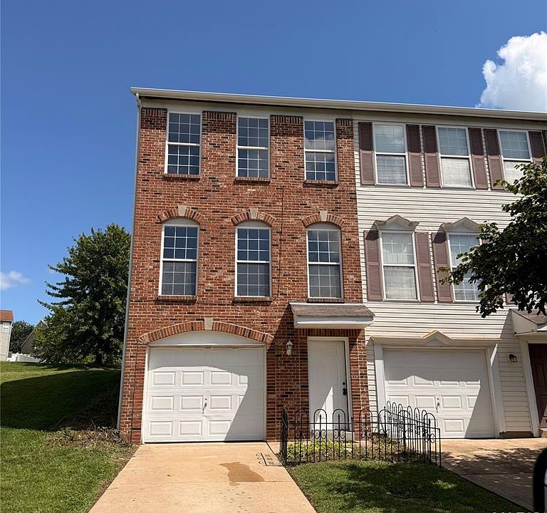 1st image of 6 Robinson Circle Dr