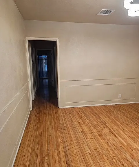 8900 S 10th Ave — Photo 16