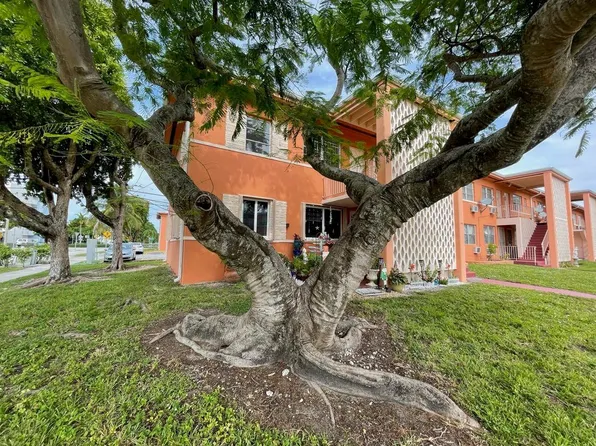 3591 SW 10th St #12B, Miami, FL 33135