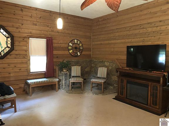 3rd image of 290 Alben Barkley Dr