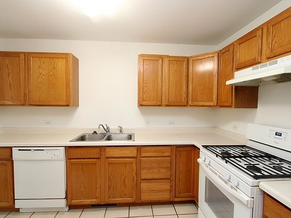 4th image of 713 Carlisle Dr