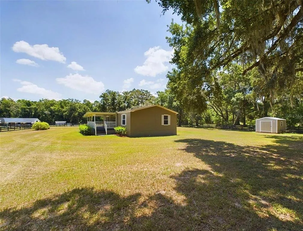 3 bed, 2.0 bath, 1176 sqft, $4,000 — Photo 3