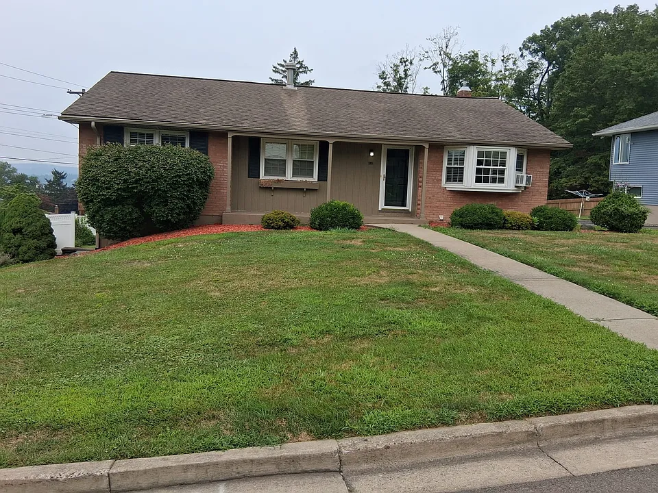 3201 Woodberry Dr