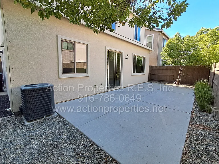 2136 Malibu Pl — Photo 40