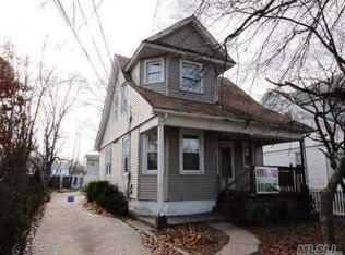 39 Henry St, Roosevelt, NY 11575