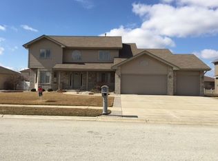 813 Coyote Trl, Manteno, IL 60950