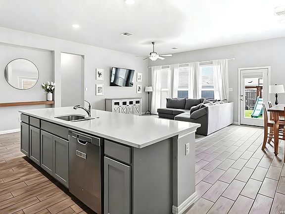 3rd image of 253 Holland Park