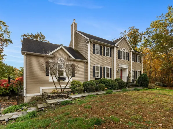 4 Abbey Lane, Newtown, CT 06470