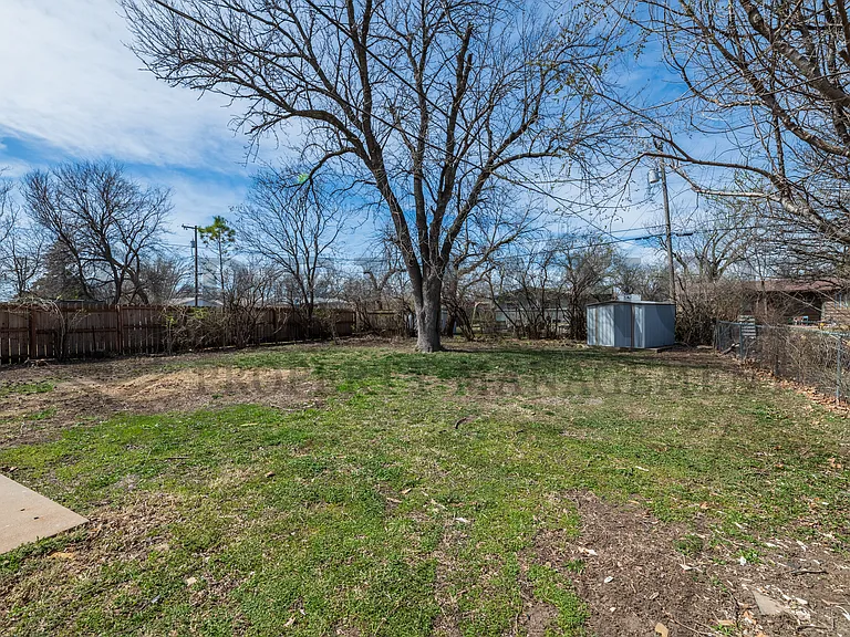 2239 S Millwood Ave — Photo 3