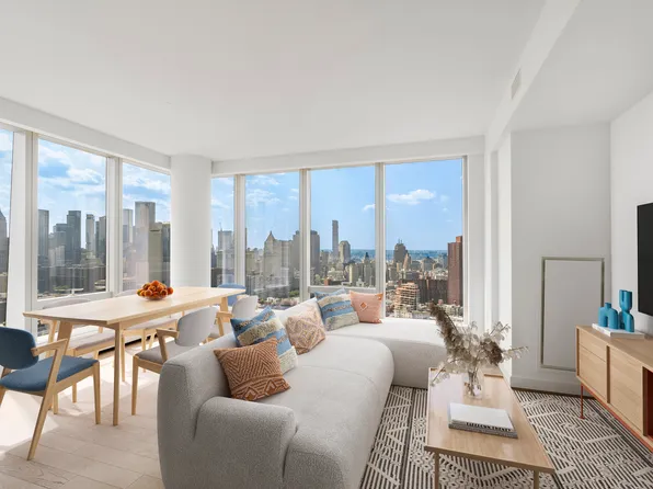 252 South Street image 1 of 36