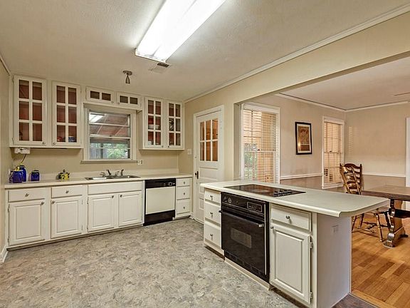 5th image of 1617 W Crawford St