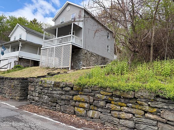 3rd image of 66 Smith Row