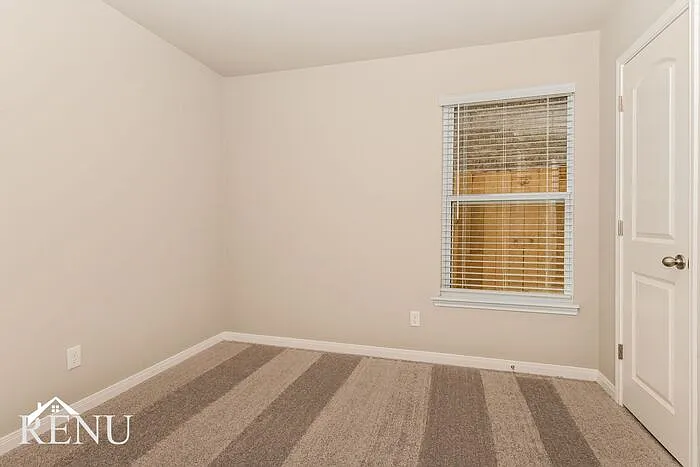 1605 Maroon Dr — Photo 13
