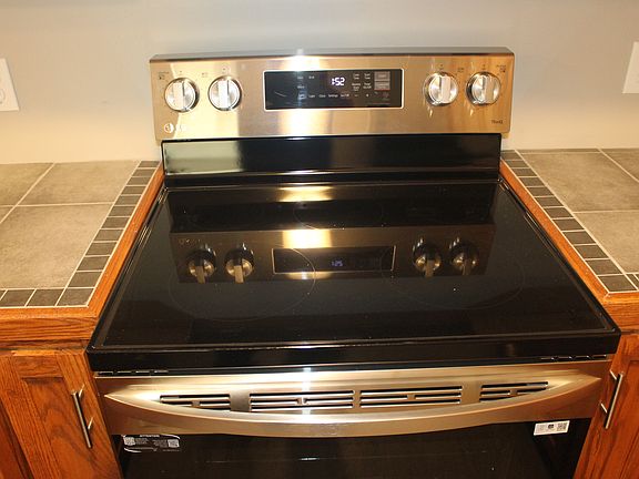 4th image of 1205B Crescent Ave #1