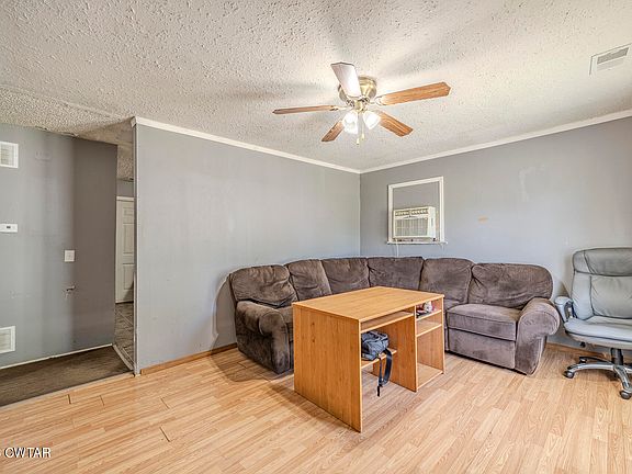4th image of 120 Roach St