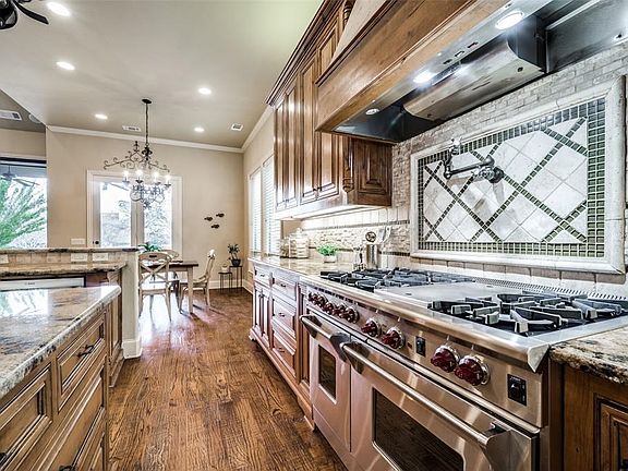 3rd image of 12051 Toscana Way