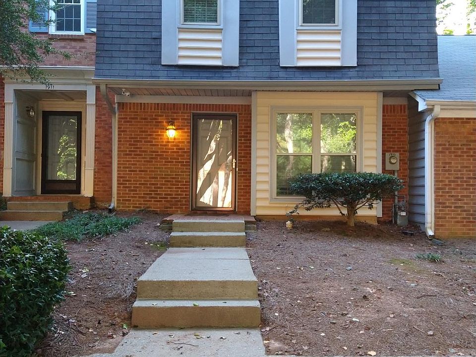 1st image of 1913 Ivy Glen Dr SE