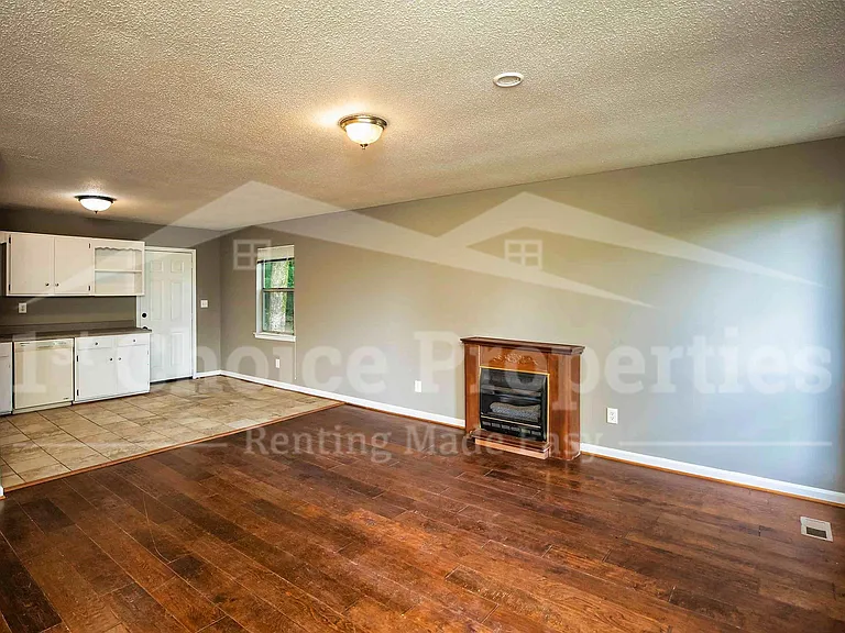 7823 Happy Hollow Rd #1 — Photo 5