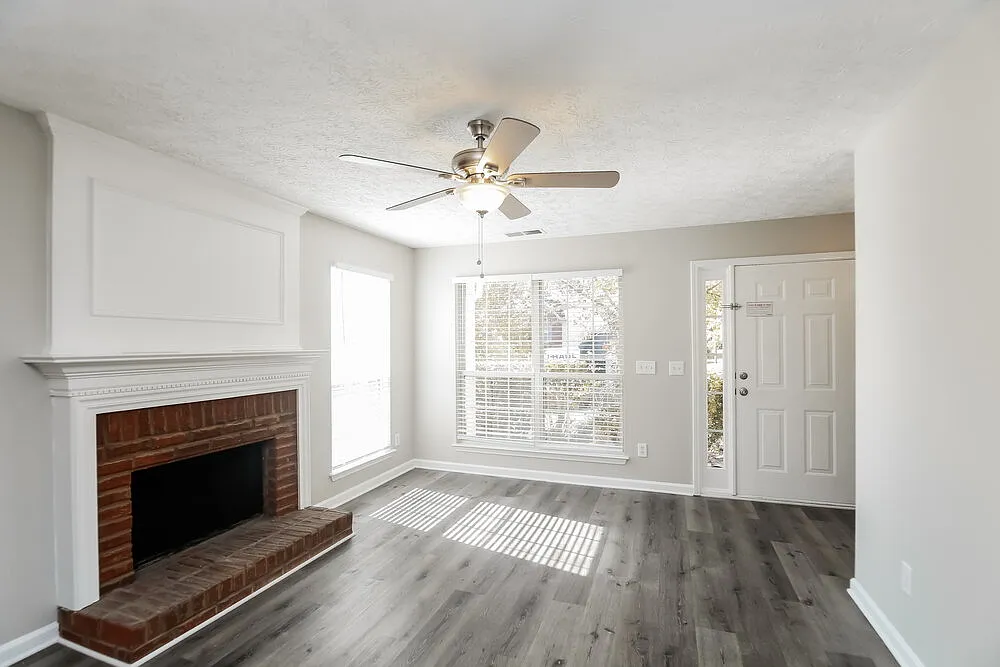 3 bed, 2.5 bath, 1282 sqft, $1,975 — Photo 4