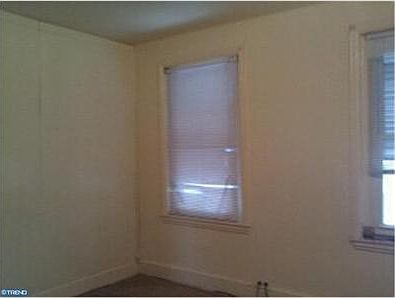 2nd image of 1915 E Thayer St