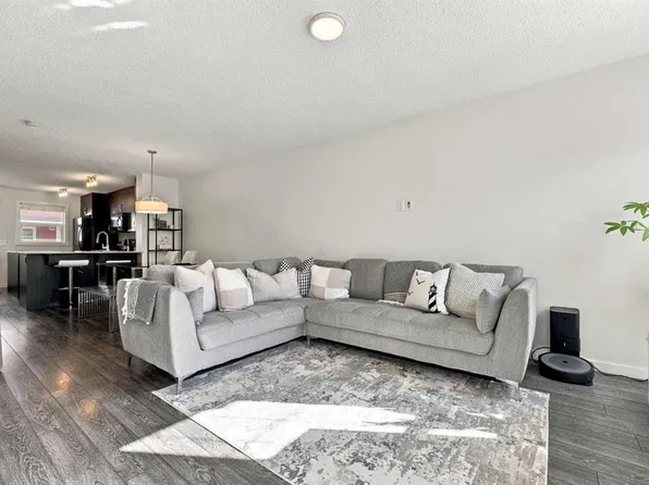 520 SW Auburn Bay Cir SE, Calgary, AB T3M 2A3