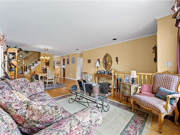 4th image of 4711 Hylan Blvd
