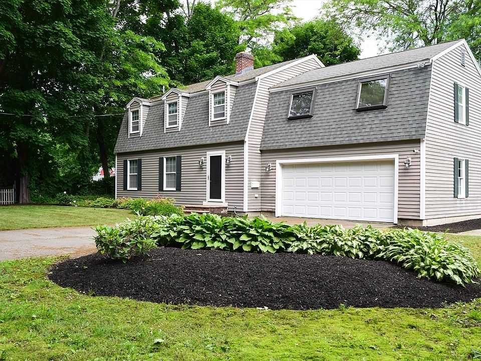 1st image of 10 Bartlett Pl