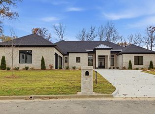 311 Devoe Bend Dr, Maumelle, AR 72113