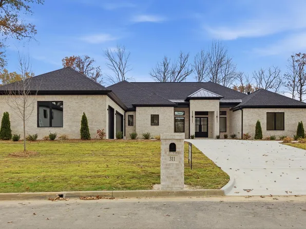 311 Devoe Bend Dr, Maumelle, AR 72113
