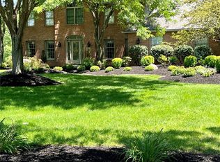2547 Canyon Creek Dr, Hinckley, OH 44233
