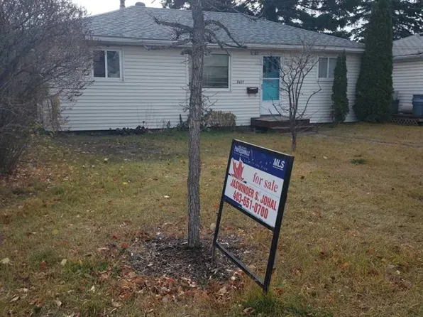 8611 N 47th Ave NW, Calgary, AB T3B 2A1